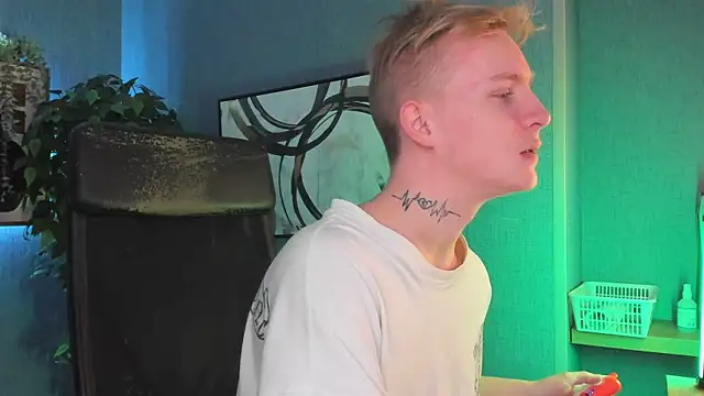 Snapshot of AlexxSweet chatting on November 9, 6:55 am AlexxSweet online show from November 9, 6:55 am