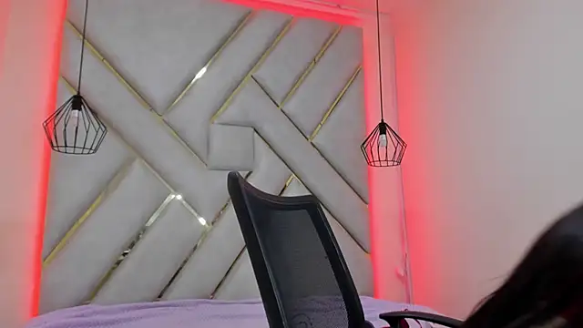 Snapshot of nalalye_cruzz_ chatting on March 13, 6:05 am nalalye cruzz online show from March 13, 6:05 am