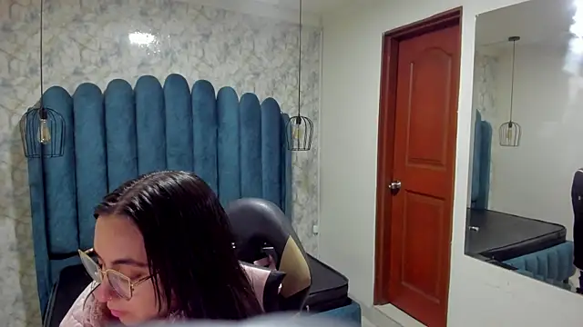 Snapshot of nalalye_cruzz_ chatting on October 19, 3:29 am nalalye cruzz online show from October 19, 3:29 am