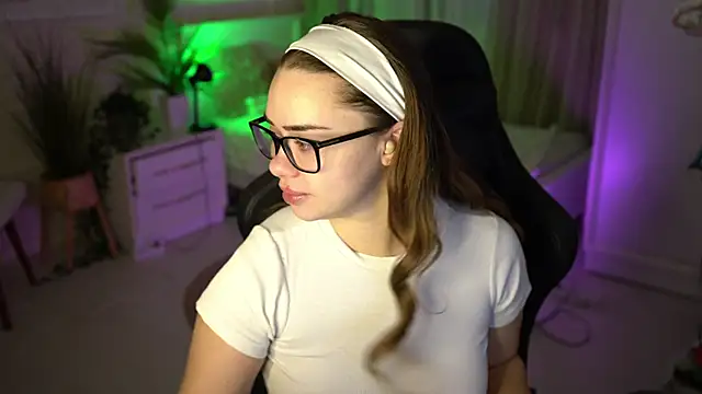 VixenMia online show from January 13, 4:18 am