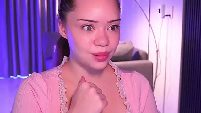 VixenMia online show from October 2, 3:02 am