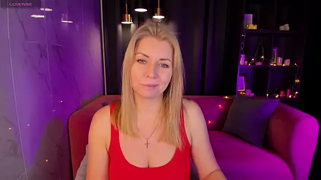 Annie Light online show from December 25, 8:51 am