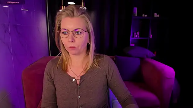 Annie Light online show from March 9, 8:51 am