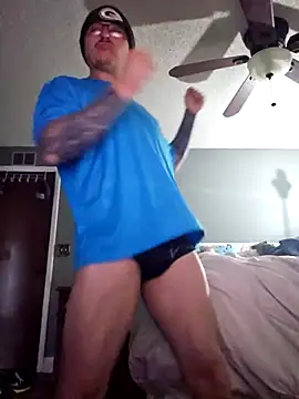 MrBiggBallz online show from December 17, 1:17 pm