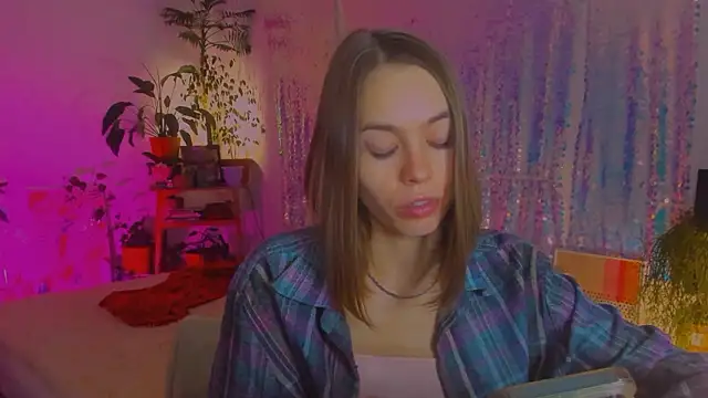 poli   online show from December 3, 10:51 pm