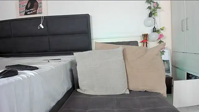 ximtia xs online show from February 1, 9:32 am