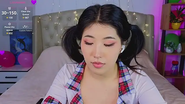 Wendy  Hills online show from February 1, 6:51 pm