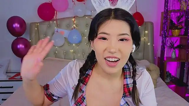 Wendy  Hills online show from February 13, 4:07 pm