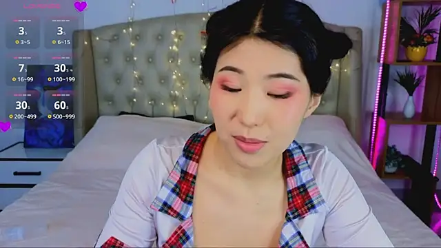 Wendy  Hills online show from March 3, 12:27 pm