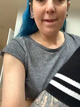 Snapshot of MissCumberdale chatting on January 5, 8:42 pm MissCumberdale online show from January 5, 8:42 pm