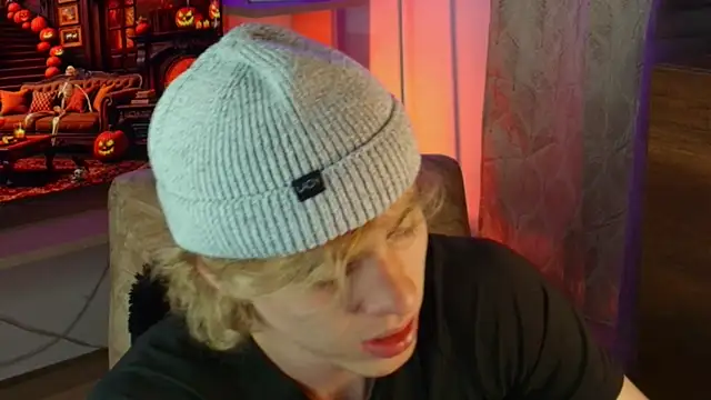 Snapshot of dimitri_tv chatting on November 1, 12:45 am dimitri tv online show from November 1, 12:45 am