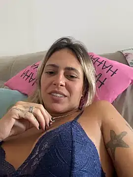 Snapshot of Gipoltergeist chatting on December 11, 3:58 pm Gipoltergeist online show from December 11, 3:58 pm