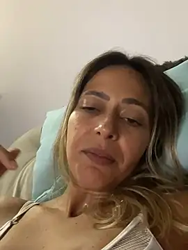 Snapshot of Gipoltergeist chatting on March 12, 2:09 am Gipoltergeist online show from March 12, 2:09 am