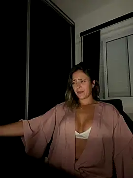 Snapshot of Gipoltergeist chatting on October 17, 3:53 am Gipoltergeist online show from October 17, 3:53 am