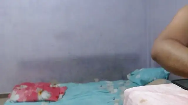 Snapshot of sexy_couple29 chatting on December 6, 4:14 am sexy couple29 online show from December 6, 4:14 am