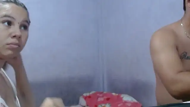 Snapshot of sexy_couple29 chatting on December 16, 10:18 am sexy couple29 online show from December 16, 10:18 am