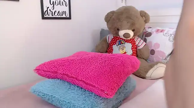 Snapshot of Joliet chatting on February 19, 2:23 am Joliet online show from February 19, 2:23 am