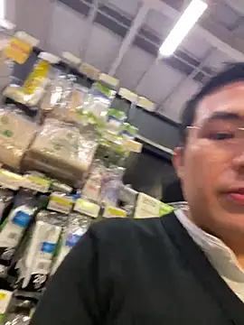 andrewmhilton  online show from February 27, 12:10 am