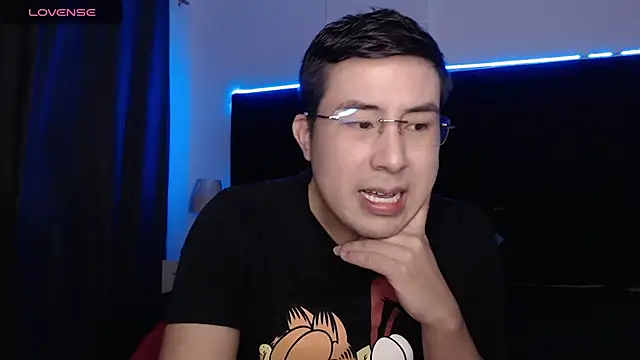 andrewmhilton  online show from March 16, 1:38 am