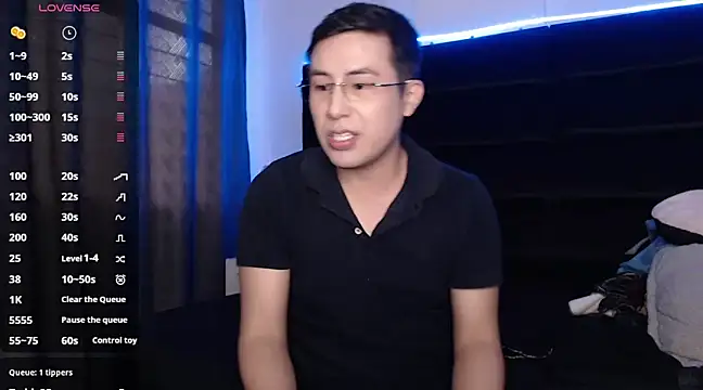 andrewmhilton  online show from March 18, 10:48 pm