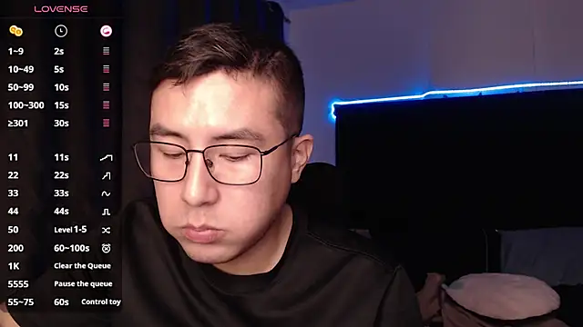 andrewmhilton  online show from October 11, 5:28 am