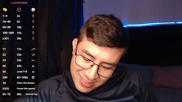 andrewmhilton  online show from October 16, 5:52 am