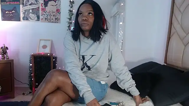 Snapshot of Kenya_Agu chatting on December 15, 11:12 am Kenya Agu online show from December 15, 11:12 am