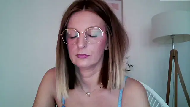 HornyJudith online show from October 14, 6:14 am