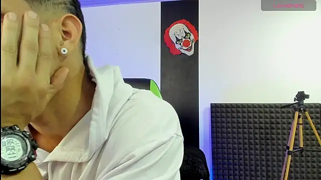 jhonnysnow17 online show from January 18, 4:26 am