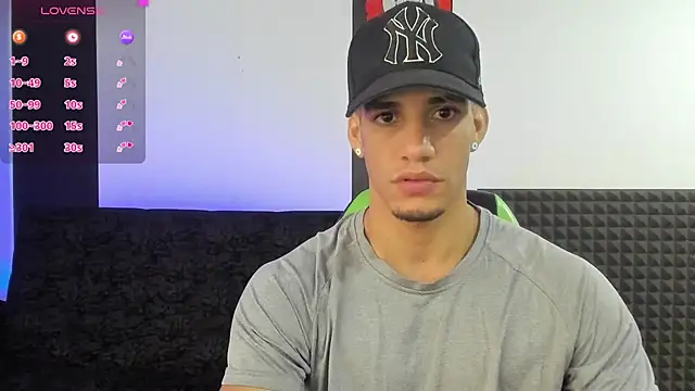 jhonnysnow17 online show from February 13, 9:06 pm