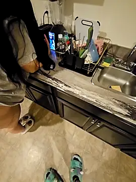 LiverandBrat77 online show from September 19, 2:24 am