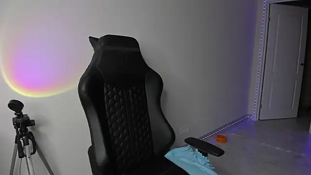 Vincent Strong online show from February 19, 7:17 am