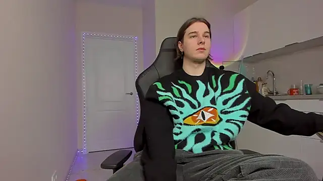 Vincent Strong online show from February 26, 7:42 am