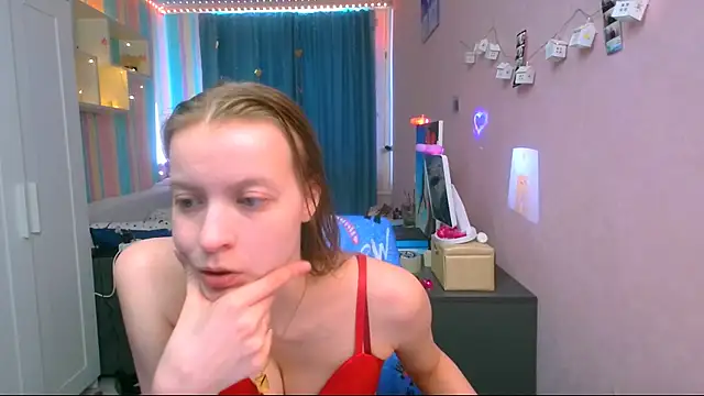 Snapshot of __Aphrodita__wow__ chatting on February 18, 9:32 am Aphrodita wow online show from February 18, 9:32 am