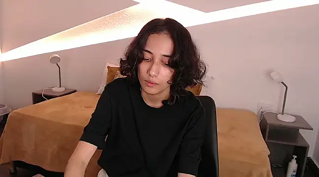 hot little bunny online show from January 4, 10:55 pm