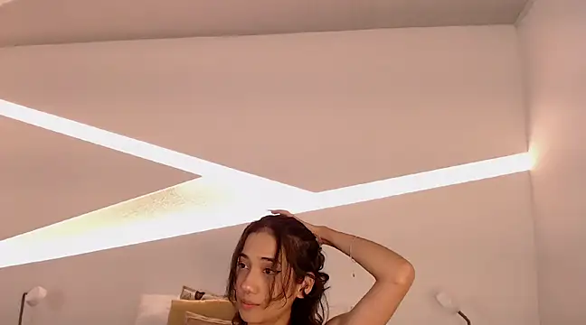 hot little bunny online show from January 5, 10:40 pm