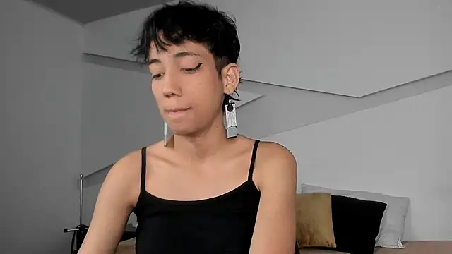 hot little bunny online show from February 1, 8:37 pm