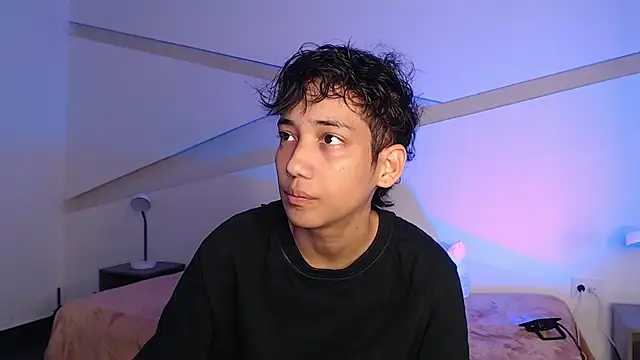 hot little bunny online show from February 11, 8:31 pm