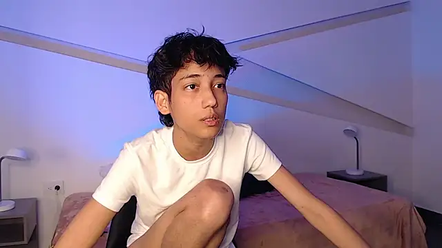 hot little bunny online show from February 12, 11:41 pm