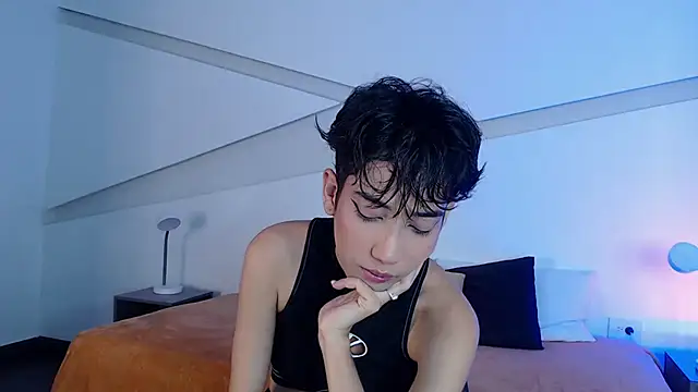 hot little bunny online show from February 19, 8:31 pm