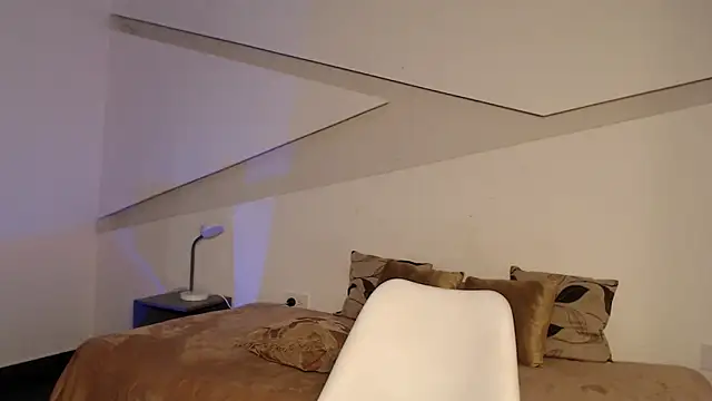 hot little bunny online show from September 26, 8:46 pm