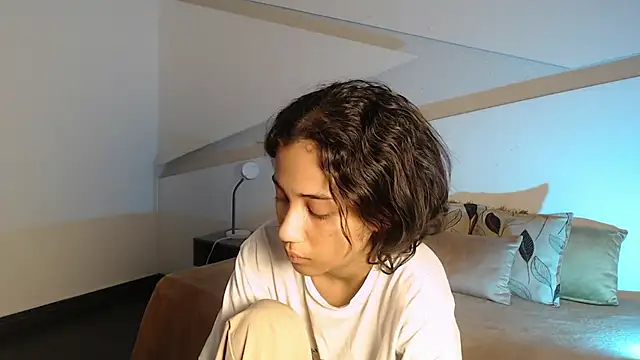 hot little bunny online show from October 3, 9:23 pm