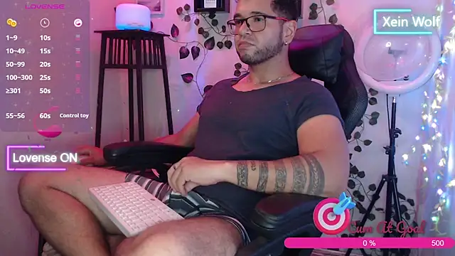 Snapshot of Xein_WoIf chatting on September 25, 2:15 am Xein WoIf online show from September 25, 2:15 am