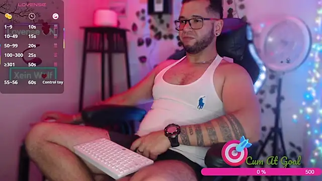 Snapshot of Xein_WoIf chatting on October 1, 2:17 am Xein WoIf online show from October 1, 2:17 am