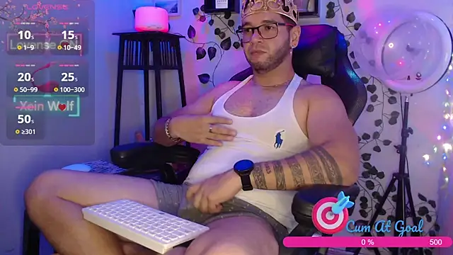 Snapshot of Xein_WoIf chatting on October 31, 2:45 am Xein WoIf online show from October 31, 2:45 am