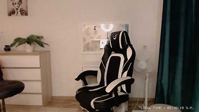 Lola Richie online show from February 17, 4:31 am