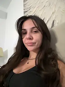 TaniaAmore online show from November 4, 4:50 pm