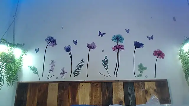 DaMikaela  online show from February 3, 10:00 pm