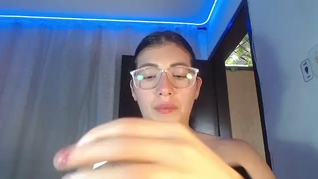 DaMikaela  online show from February 6, 7:29 pm