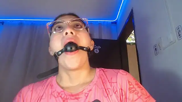 DaMikaela  online show from February 12, 7:35 pm